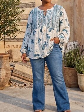 Torrid Blue Cream Floral Boho Patterned Peasant Top Size 3X
